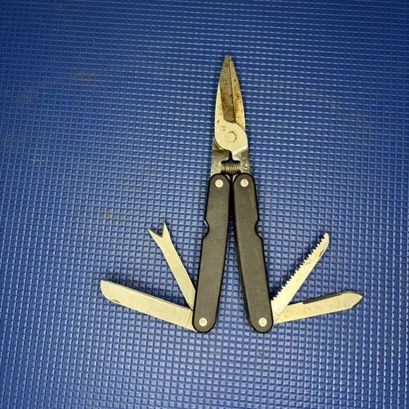 Stanley 74-438 Electrician Multi Tool Knife Wire Stripper Saw Utility USA - Picture 2 of 3